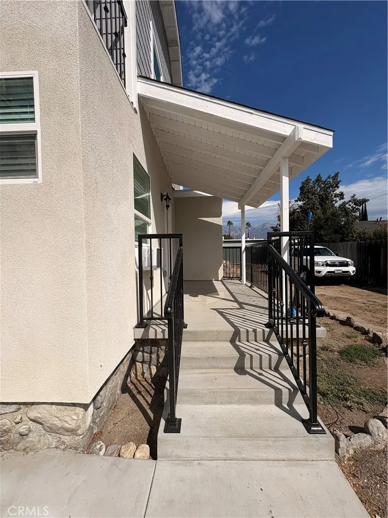 1155 N Campus Avenue