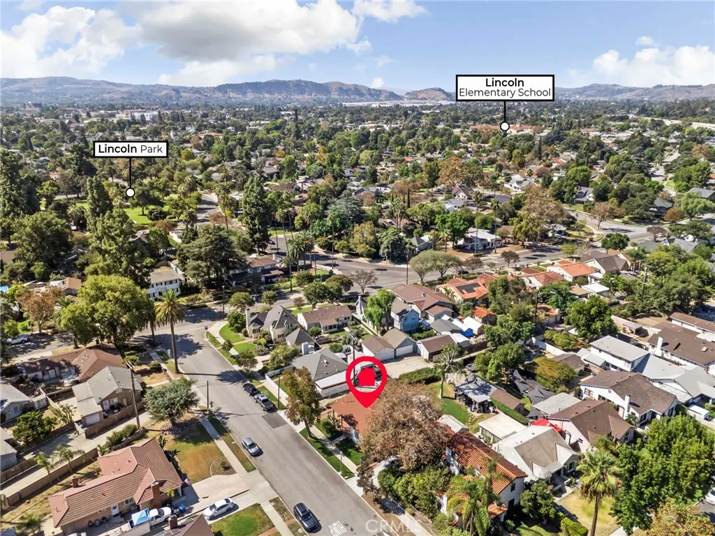1565 N Palomares