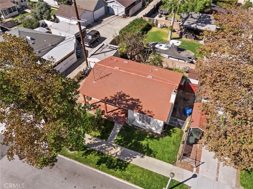 1565 N Palomares