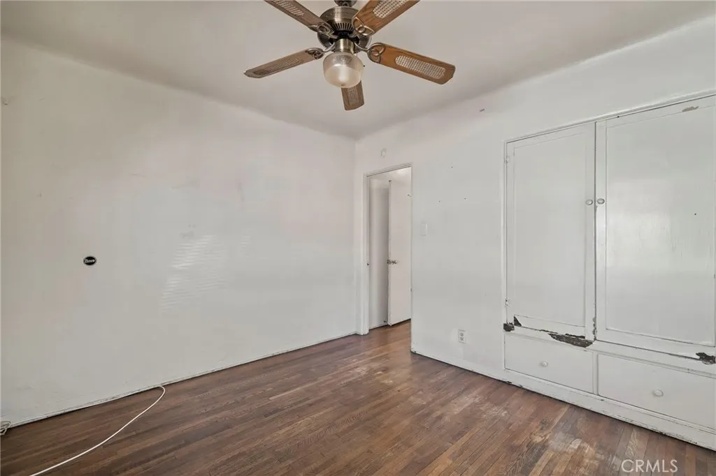 1565 N Palomares