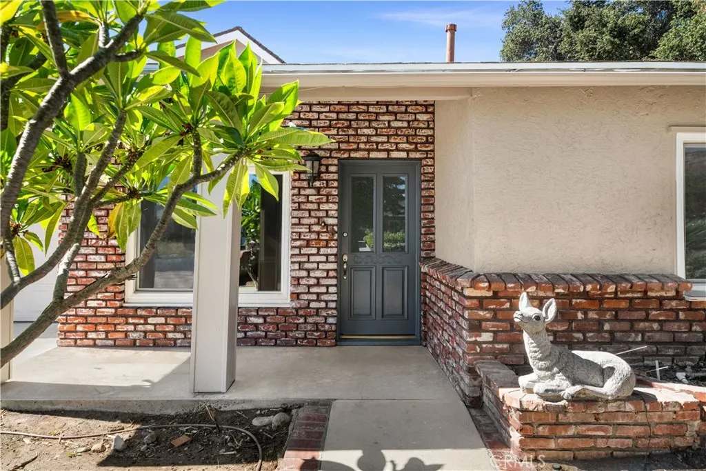 103 S Treanor Avenue