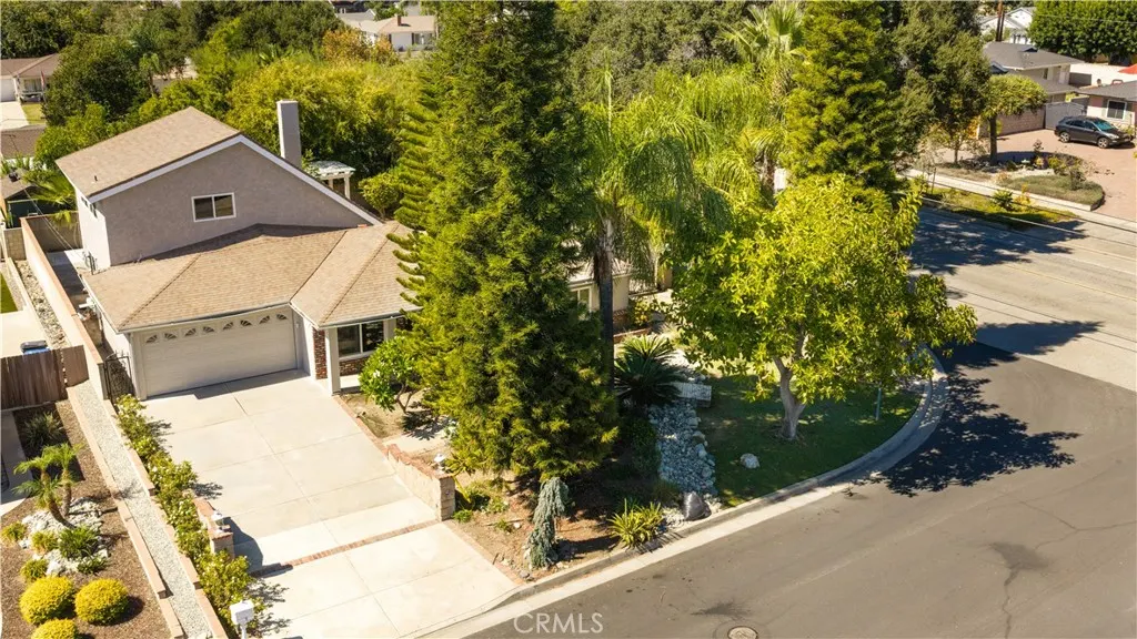 103 S Treanor Avenue