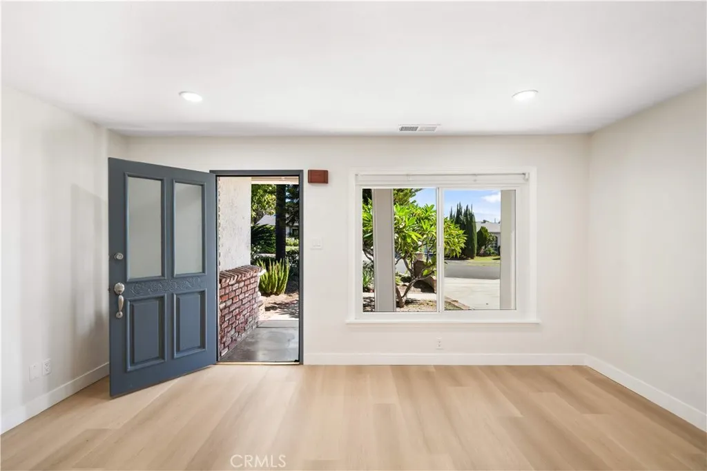 103 S Treanor Avenue