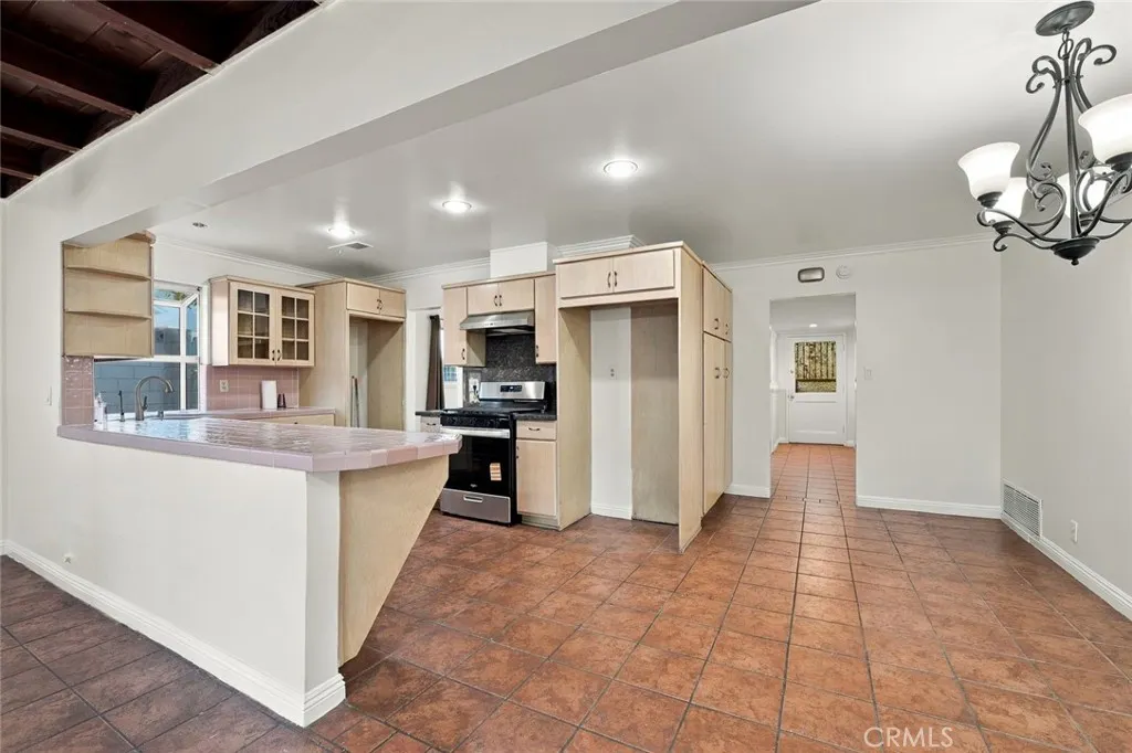 1951 S Shadydale