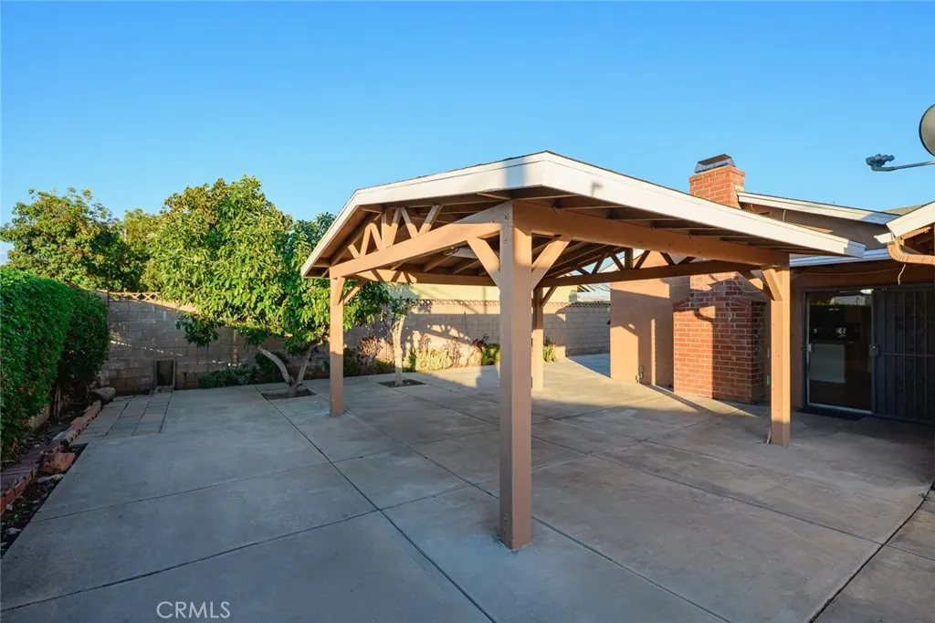 1951 S Shadydale