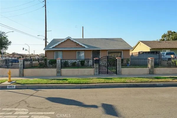1951 S Shadydale