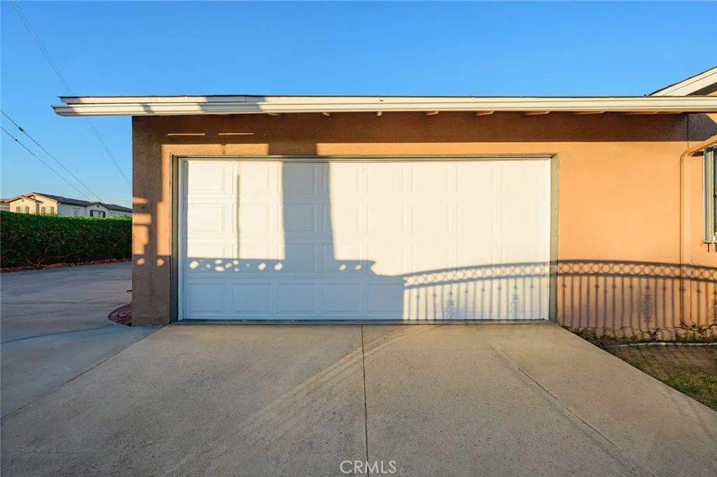 1951 S Shadydale