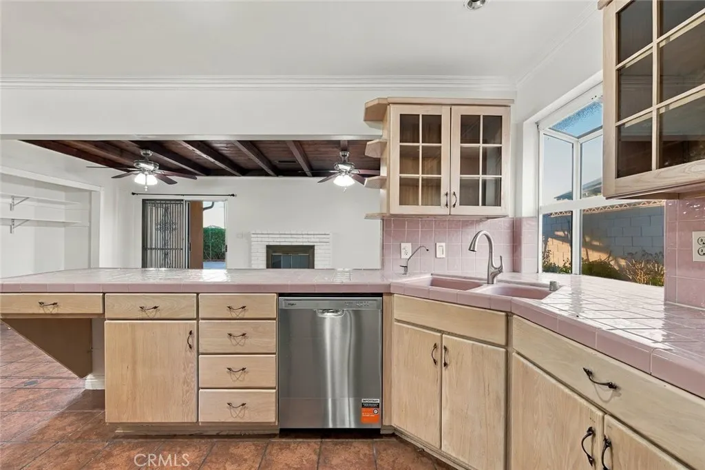 1951 S Shadydale