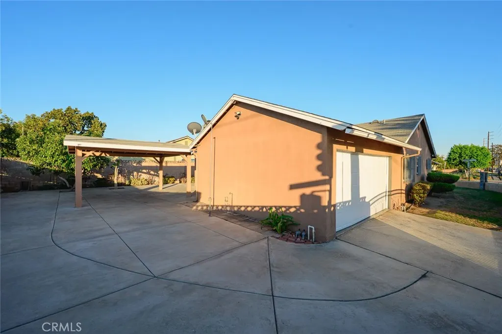 1951 S Shadydale