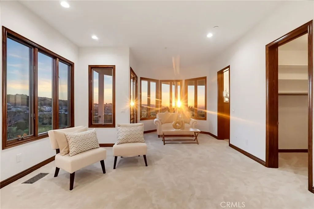 2828 Farview Lane