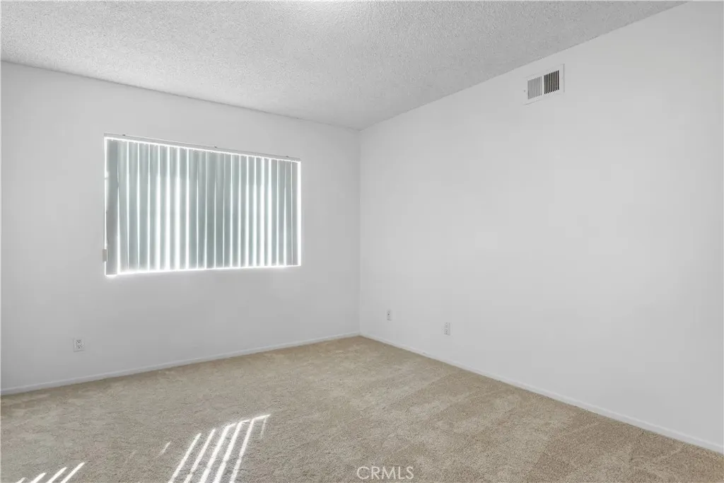 966 N Charter