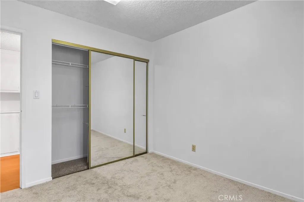 966 N Charter