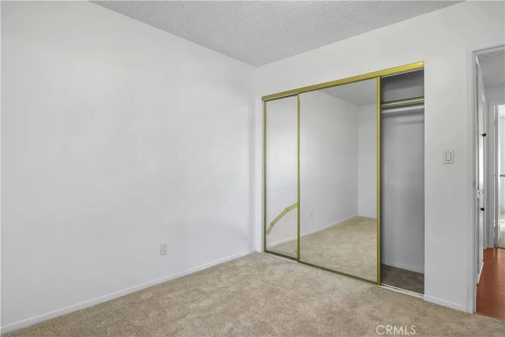 966 N Charter