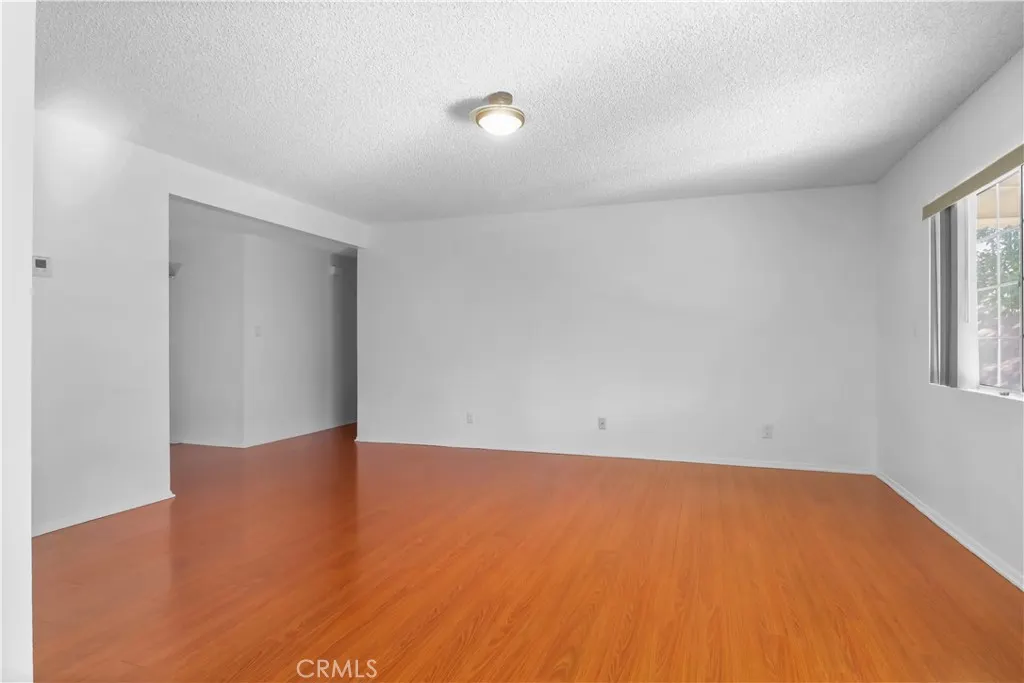 966 N Charter