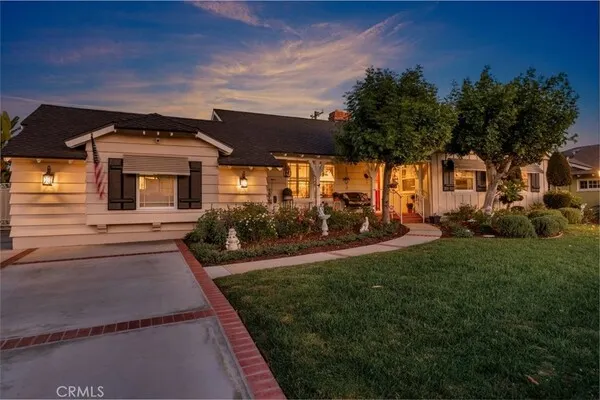 3636 N Shadyglen Drive