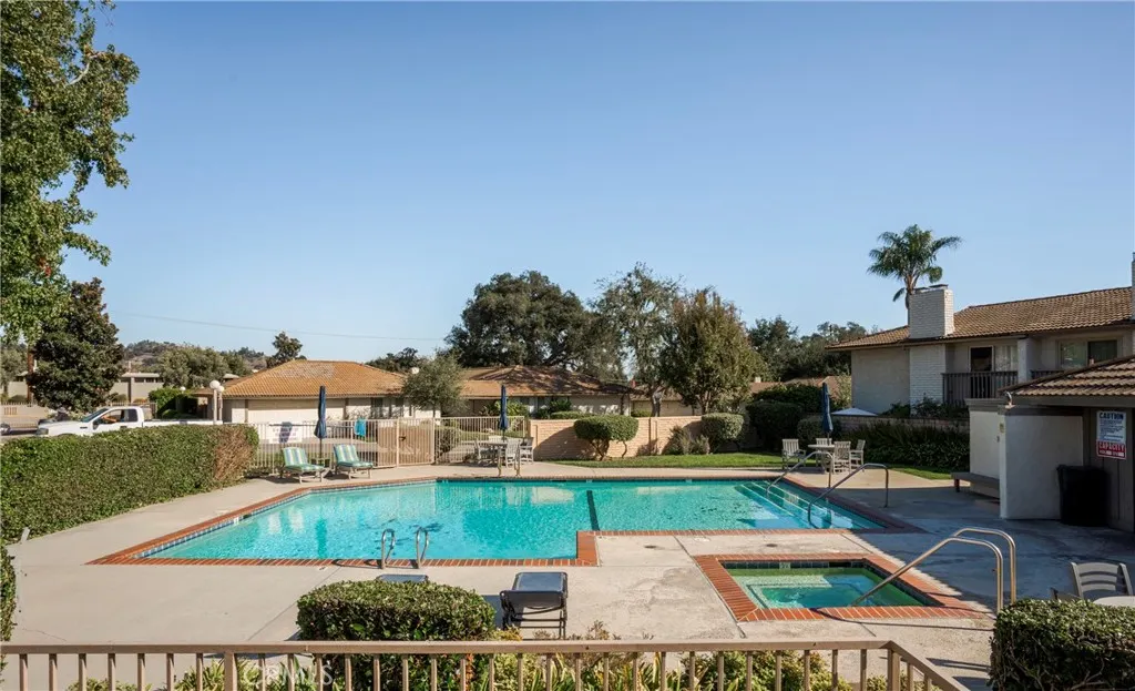 110 Oak Forest Circle