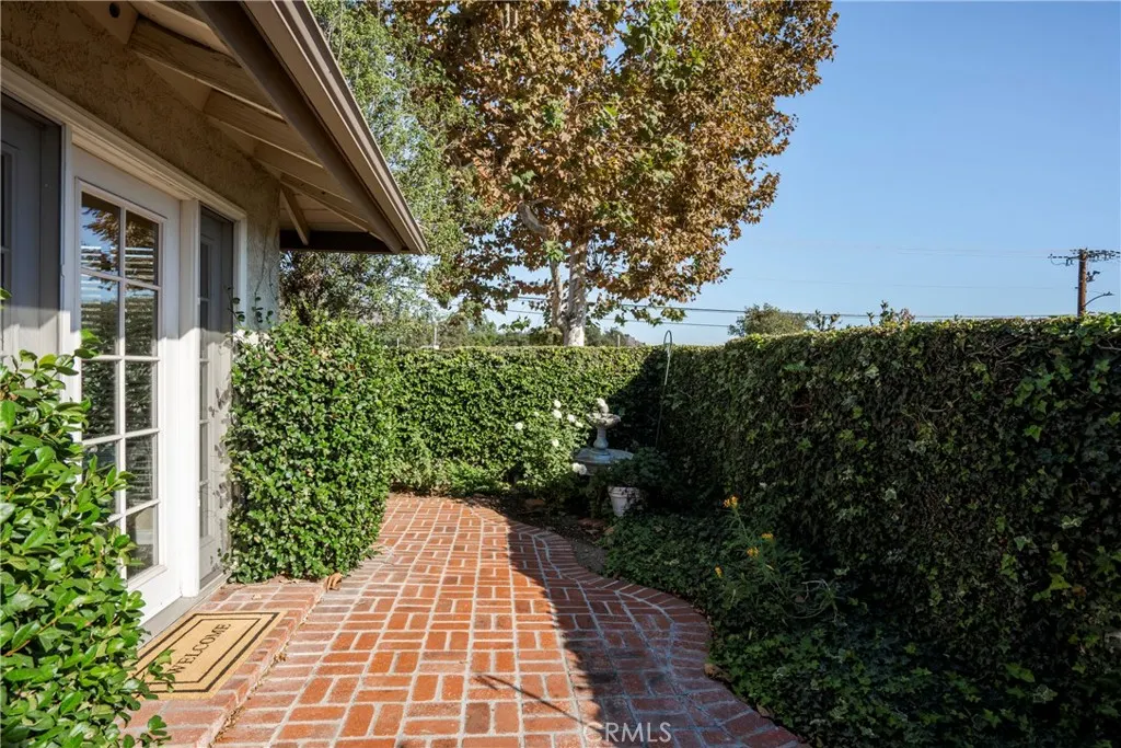 110 Oak Forest Circle