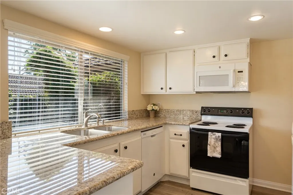 110 Oak Forest Circle