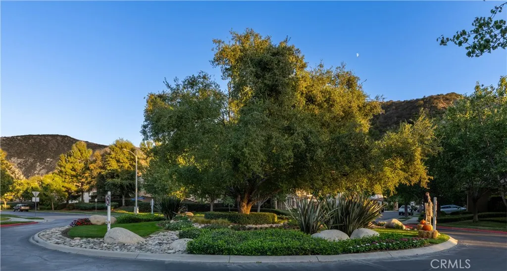 22 Moonridge Court