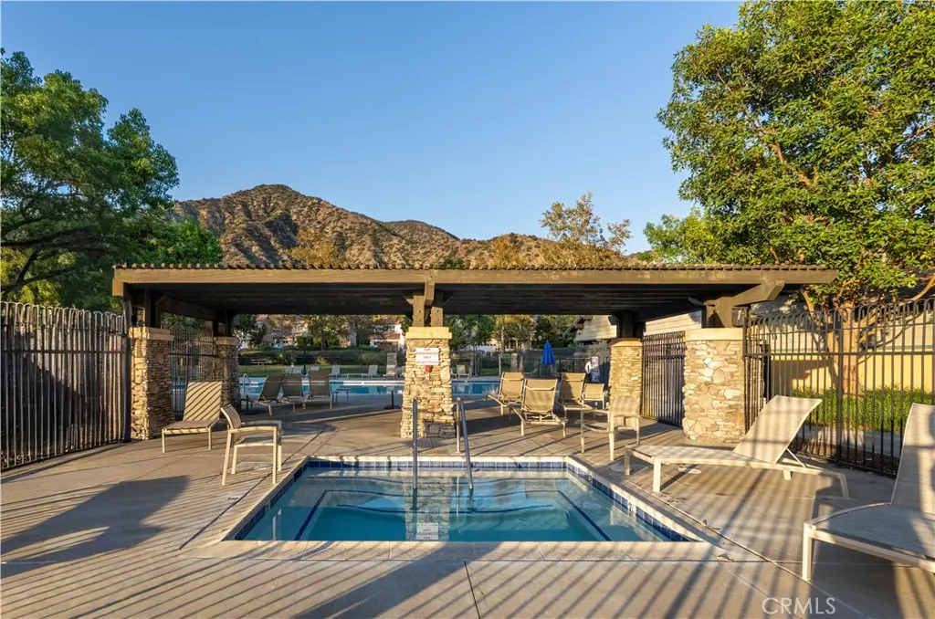 22 Moonridge Court