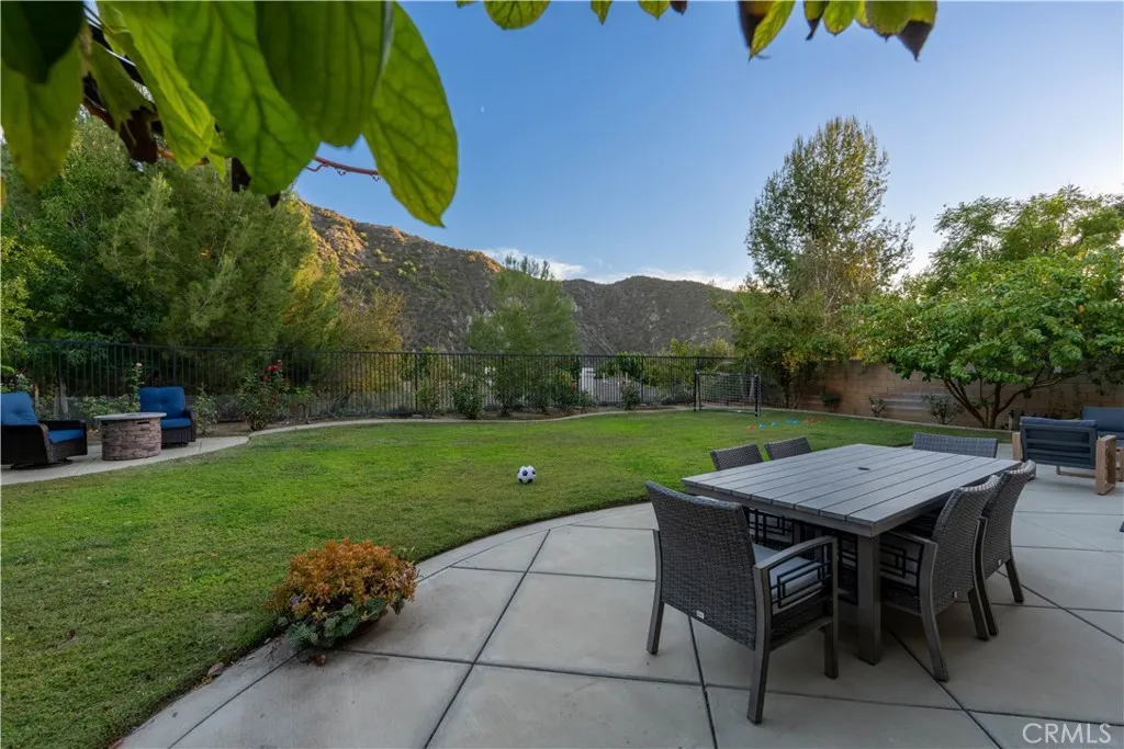 22 Moonridge Court