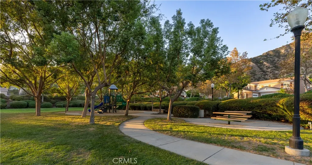 22 Moonridge Court