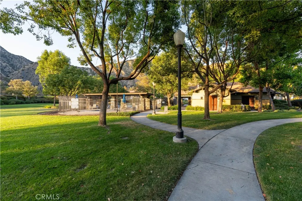 22 Moonridge Court