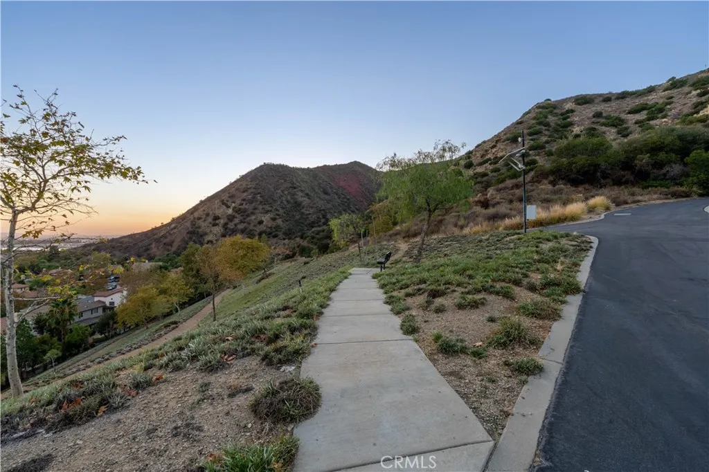 22 Moonridge Court