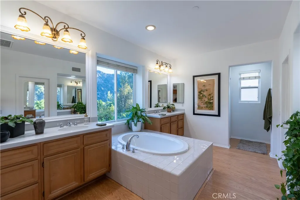 22 Moonridge Court