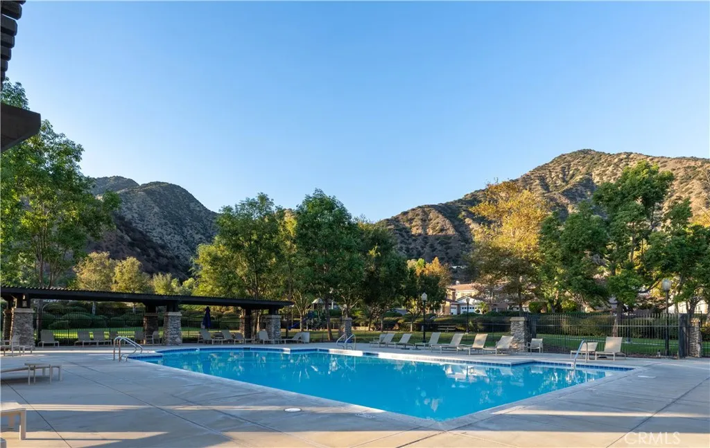22 Moonridge Court