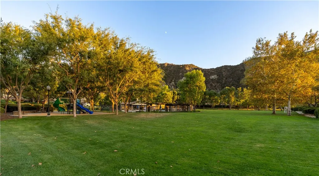 22 Moonridge Court
