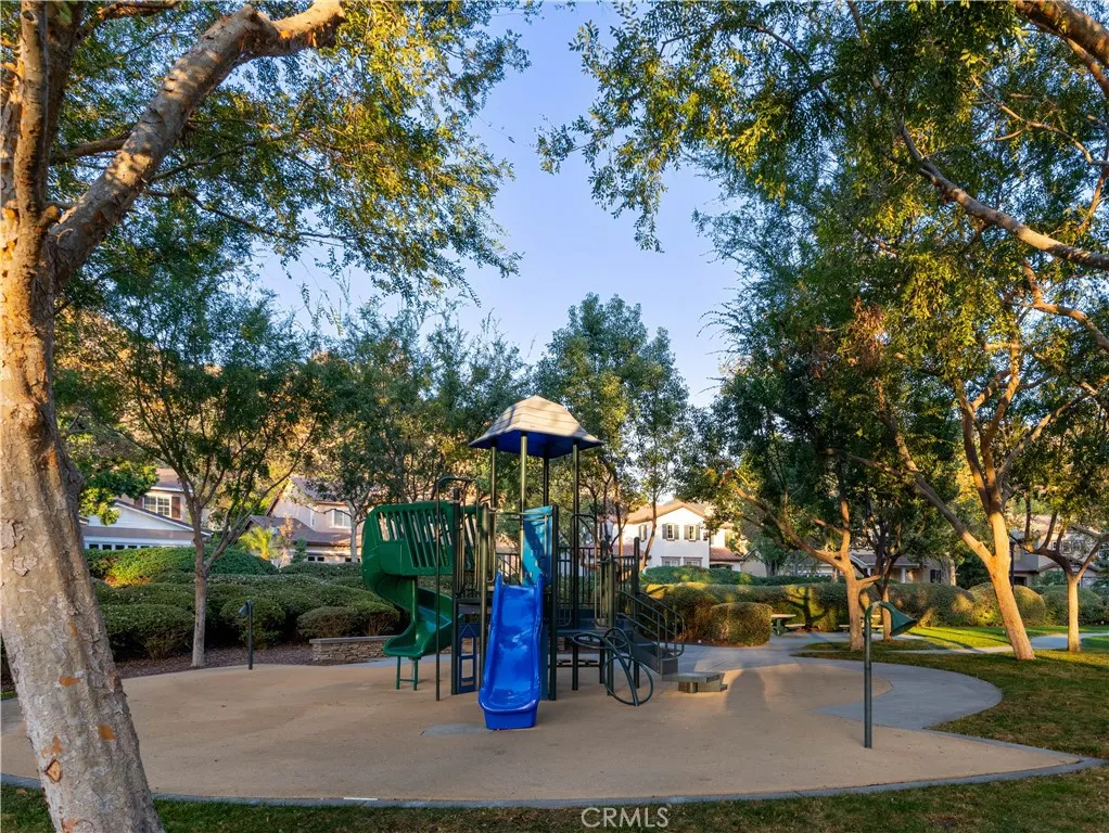 22 Moonridge Court