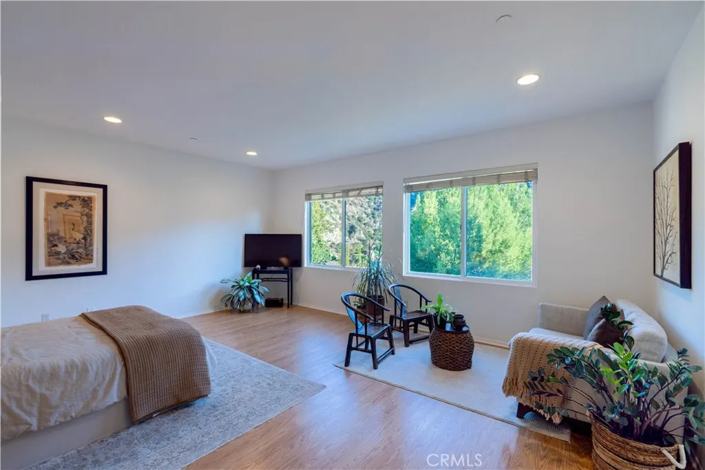 22 Moonridge Court