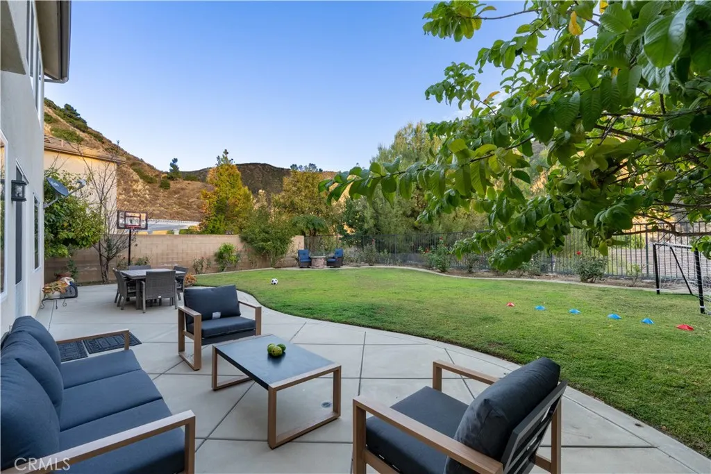 22 Moonridge Court