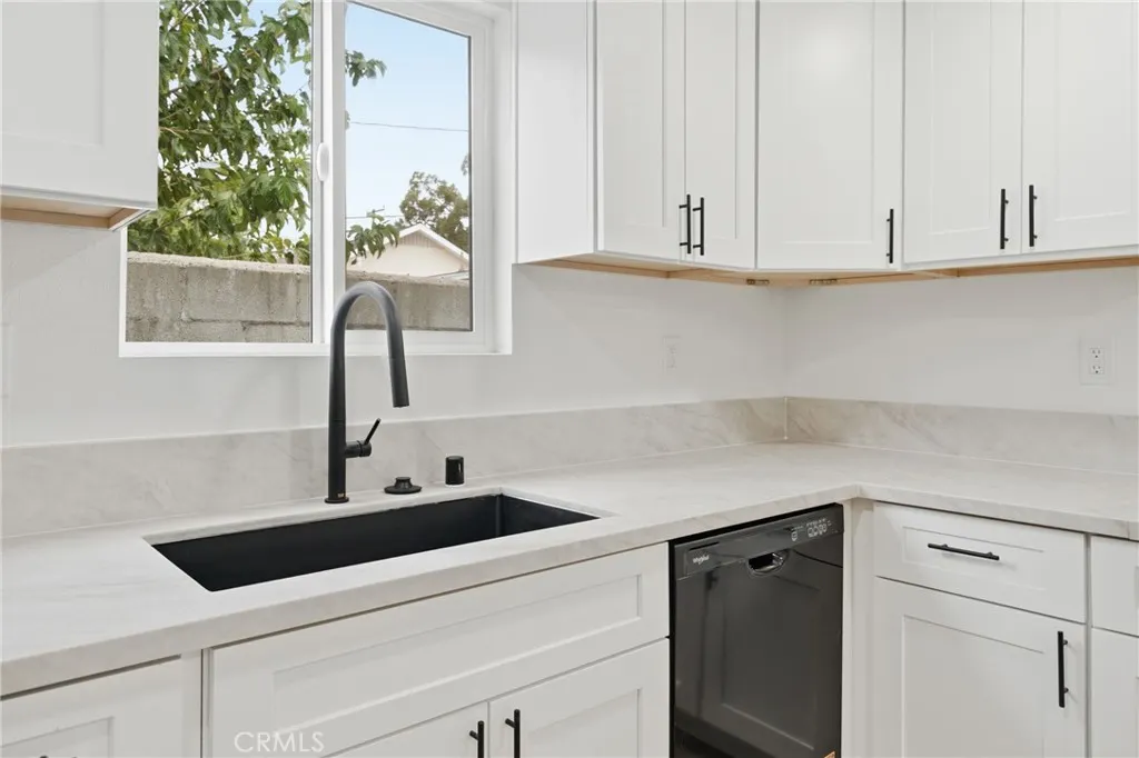 249 N 10th Avenue
