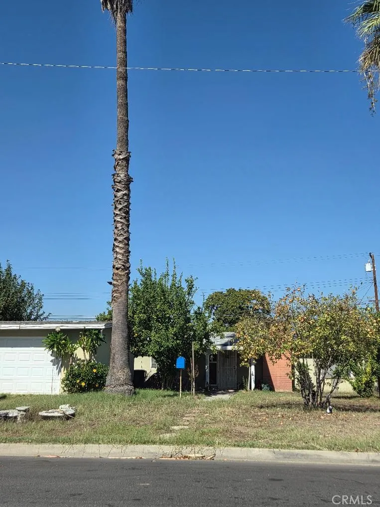 705 E Florence