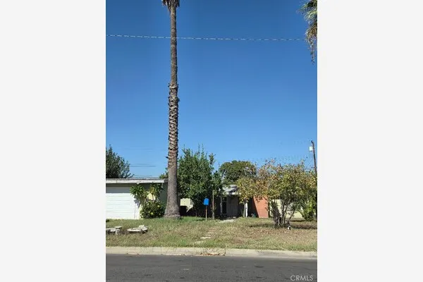 705 E Florence