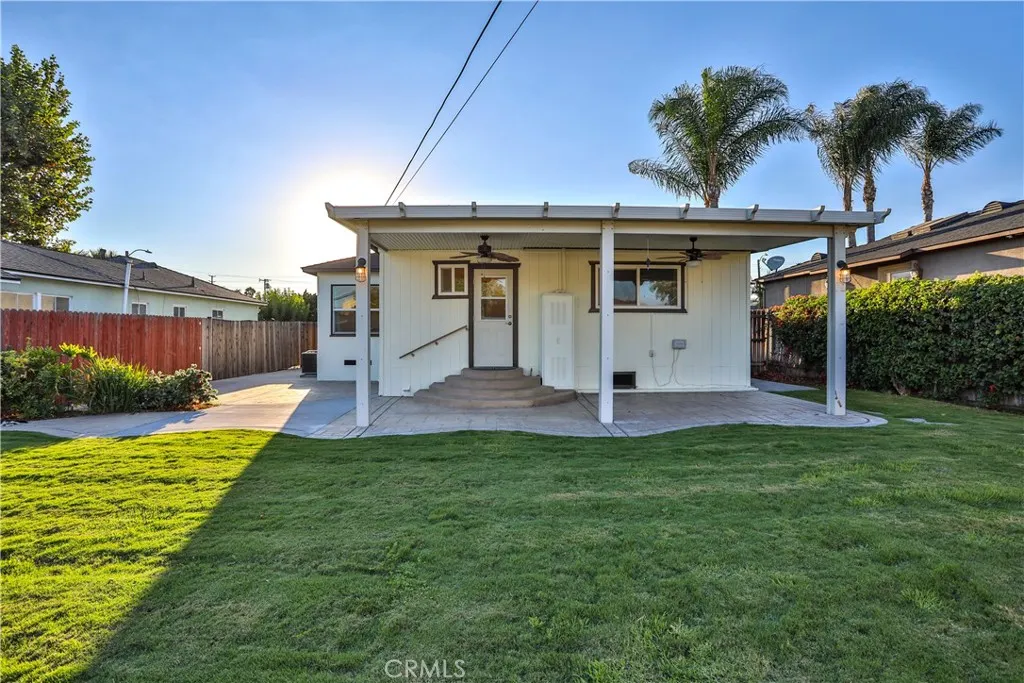 664 N 8th Avenue