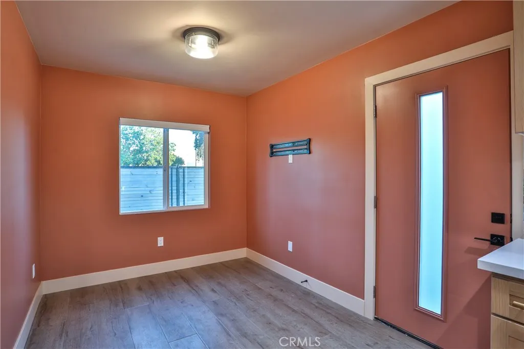664 N 8th Avenue
