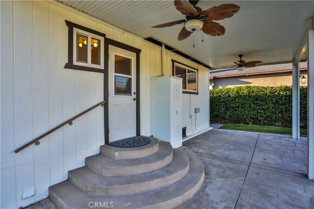664 N 8th Avenue