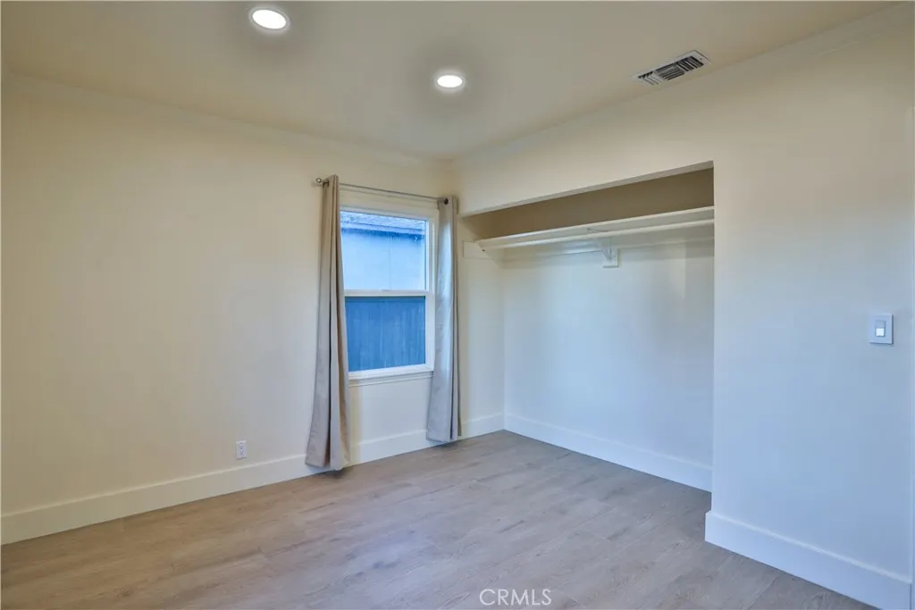 664 N 8th Avenue