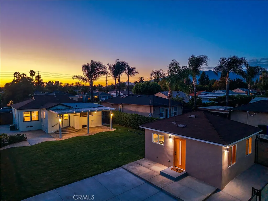 664 N 8th Avenue