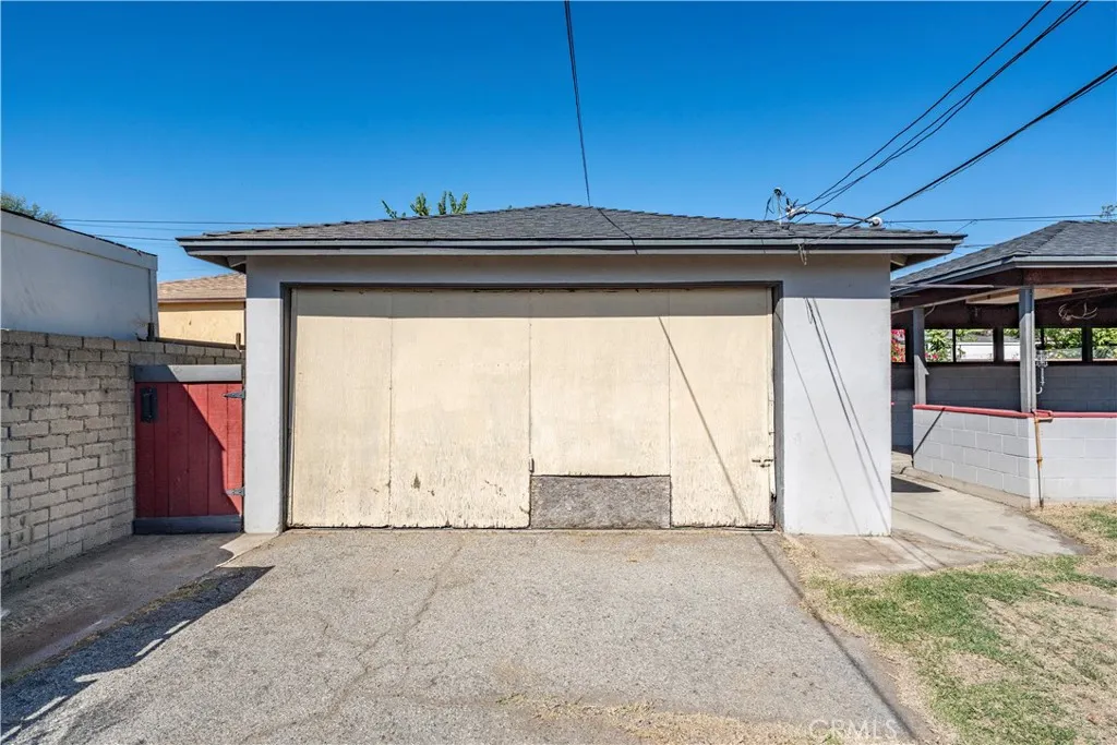 829 Sycamore Court