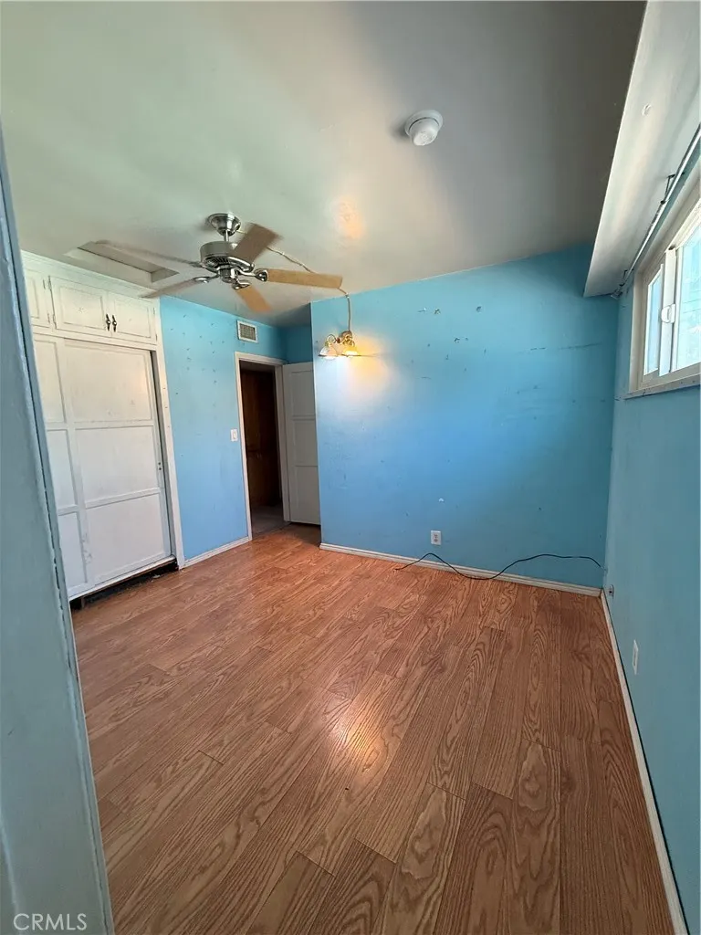 837 W Hollyvale