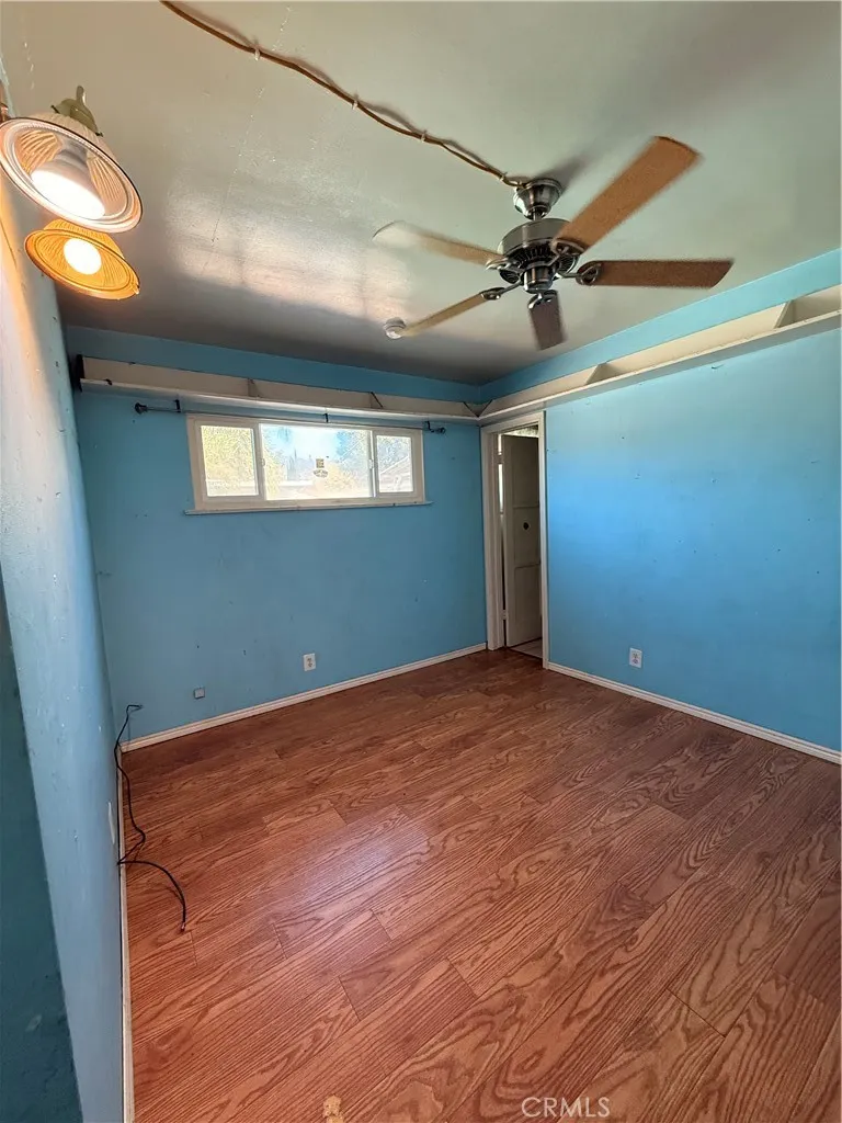 837 W Hollyvale