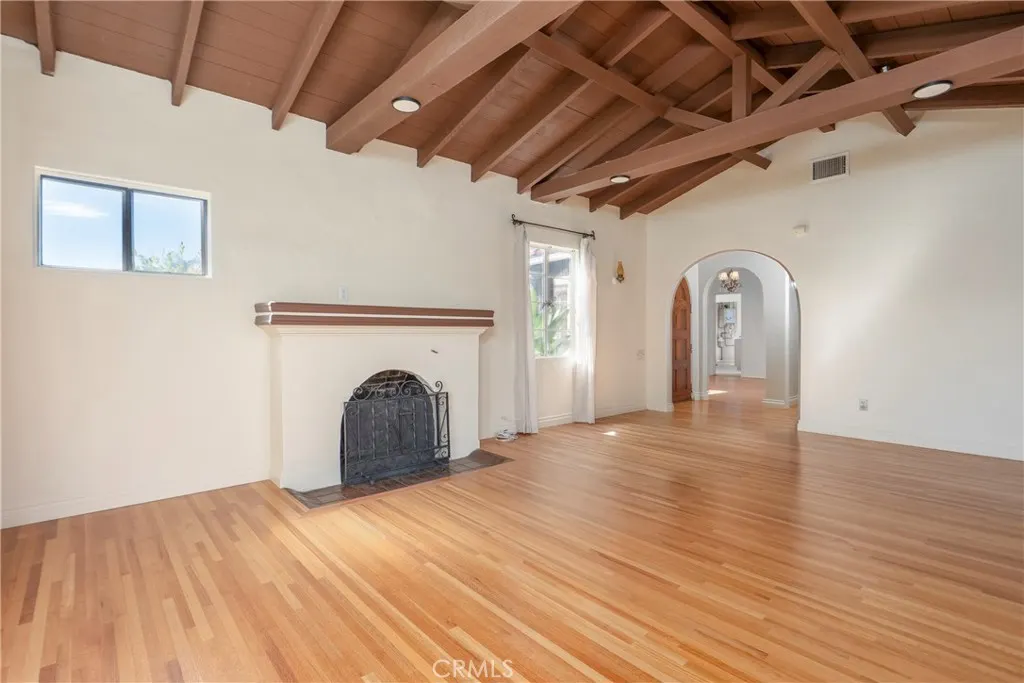 395 Adams Avenue