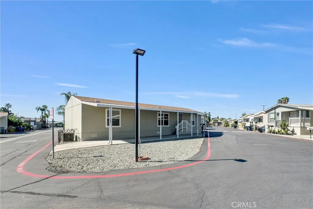1081 W Arrow Hwy #86