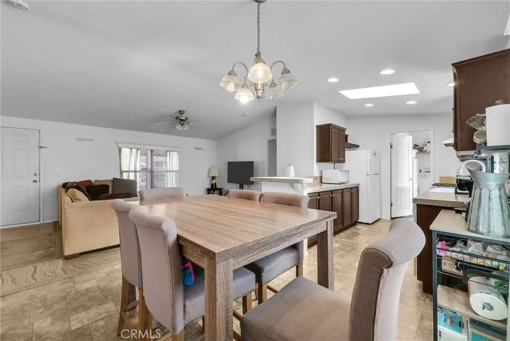 1081 W Arrow Hwy #86