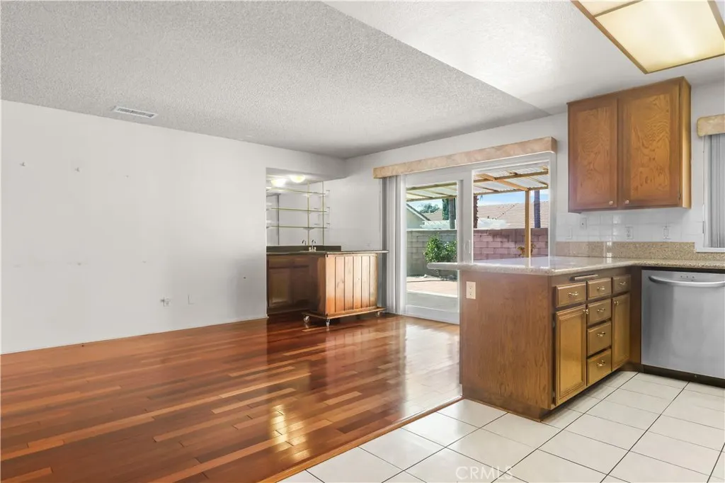 1307 Maywood