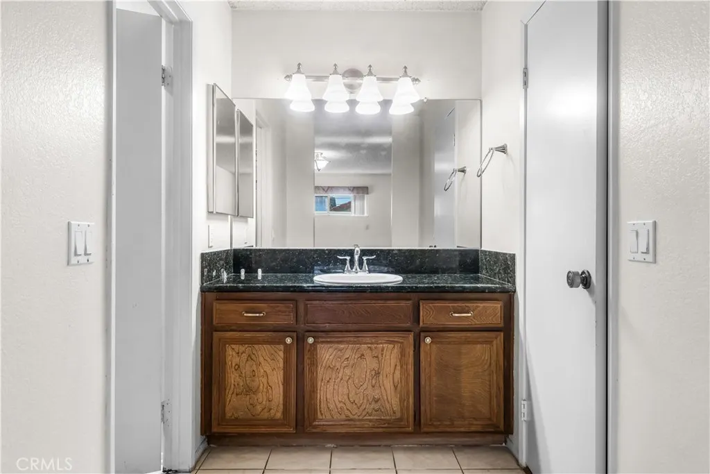 1307 Maywood